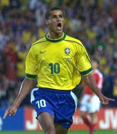 更为戏剧性 更为戏剧性