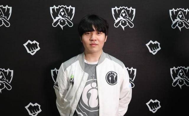 后连撞外塔 后连撞外塔